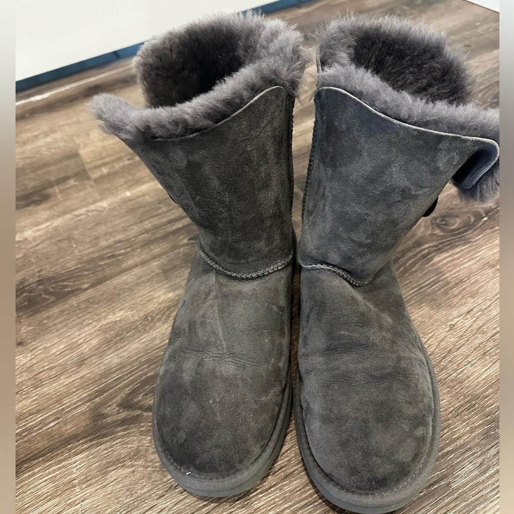 Ugg Bailey Button - image 2